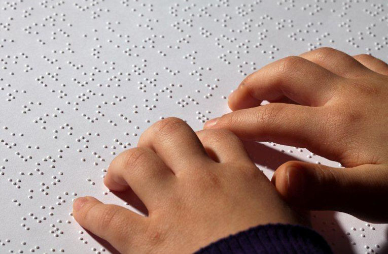 Η ανάγνωση με το σύστημα Braille